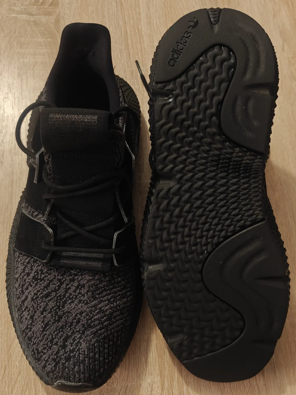 adidas sleek black